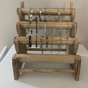bracelet display holder with all the bracelet